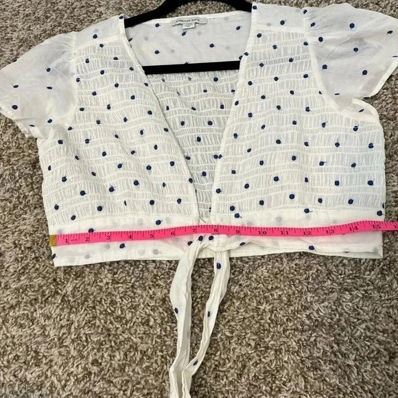 American Eagle Outfitters smocked crop tie front top size large polka dots NWOT - Picture 4 of 9
